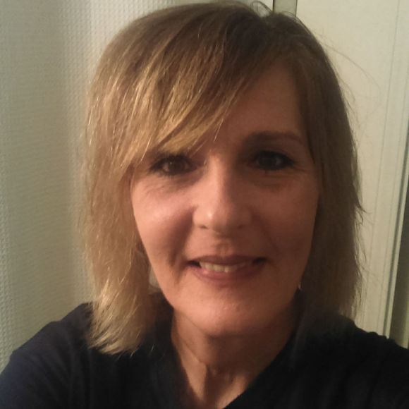 Meet your Posher, Valinda - Picture 1 of 1